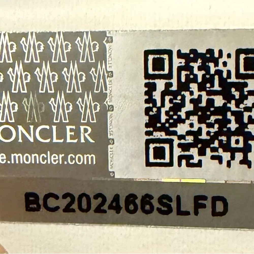 Moncler down grey jacket for women size 02.(M) - Picture 13 of 15